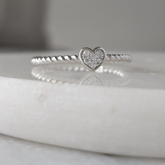 Dainty Heart Ring, solid 925 Sterling Silver Charmed Aroma - Picture 2 of 4